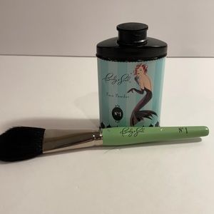 Body & Soul No1 Face/Powder Brush & Powder.